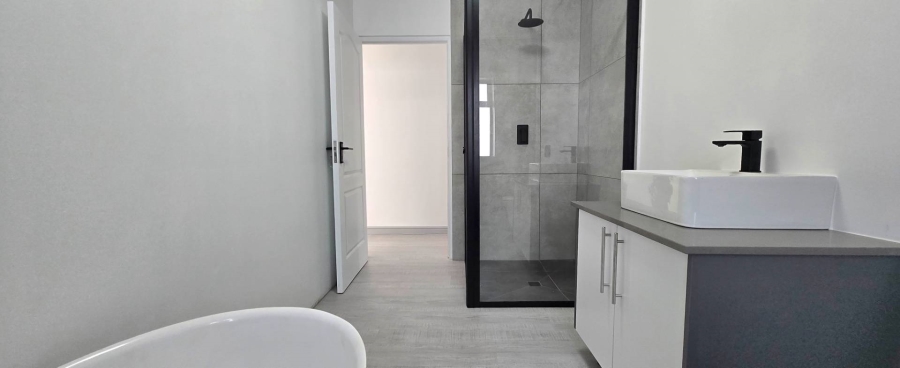 5 Bedroom Property for Sale in Kleinbaai Western Cape